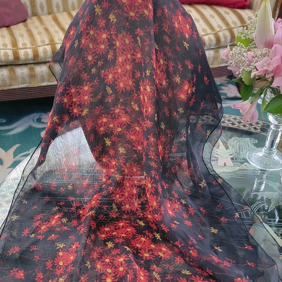 Vintage black with flower scarf. Very large. Versatile. - Picture 9 of 10